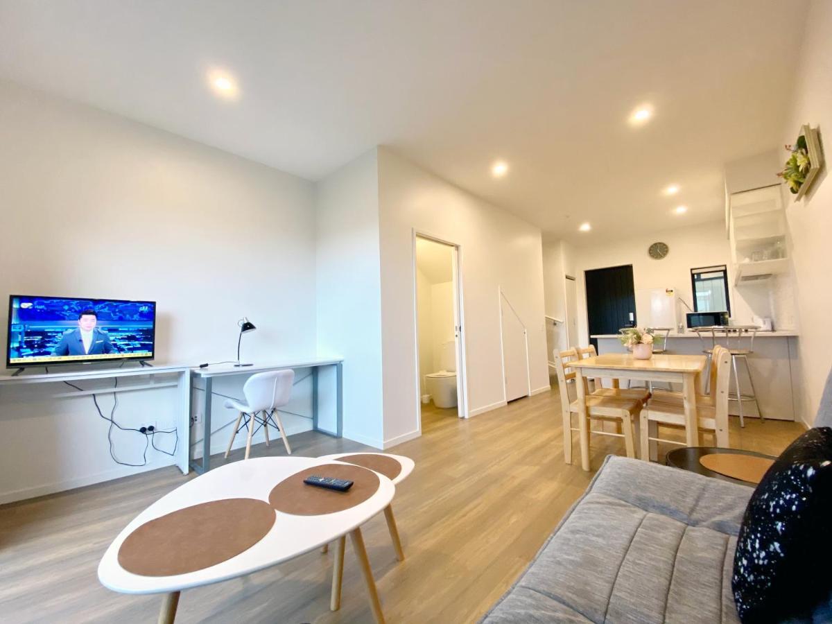 Stunning Townhouse - Walking To Botany Shopping Center Apartment Auckland Bagian luar foto